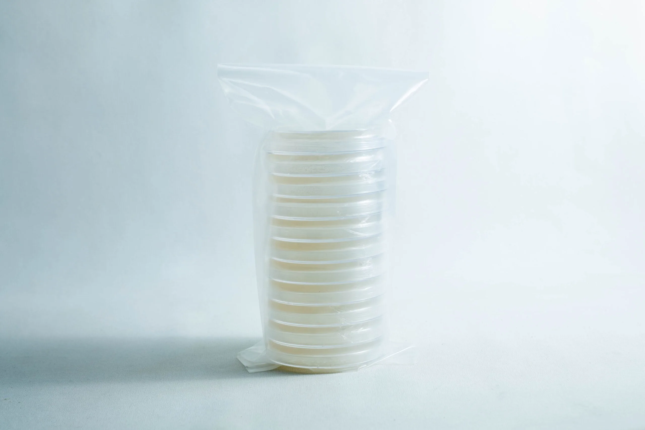 Water Agar Plates Pre poured 90mm Front